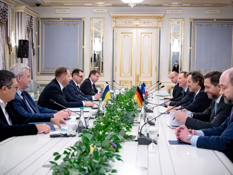 В Киеве началась встреча советников Украины, Германии и Франции