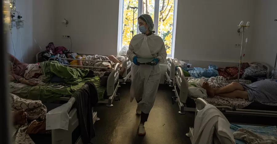 Украине обещают новую волну заболеваемости коронавирусом в январе, но локдаун не введут