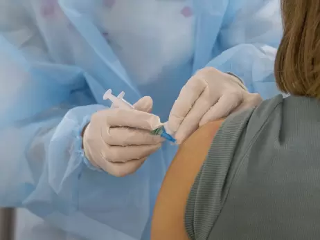 В Минздраве рассказали о правилах бустерной вакцинации: Если человек пришел на бустер раньше срока - прививку не получит, позже - получит