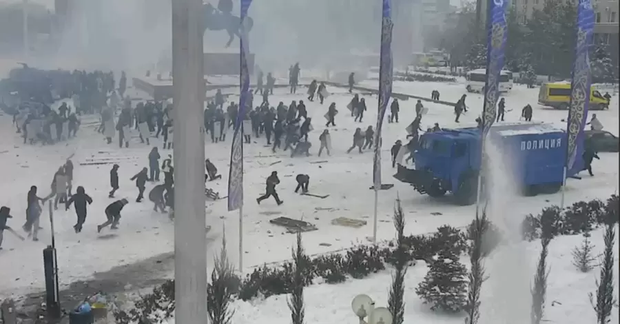 ООН требует расследовать применение оружия и убийства протестующих в Казахстане