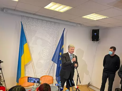 Порошенко перед вильотом в Україну заявив, що його не заарештують