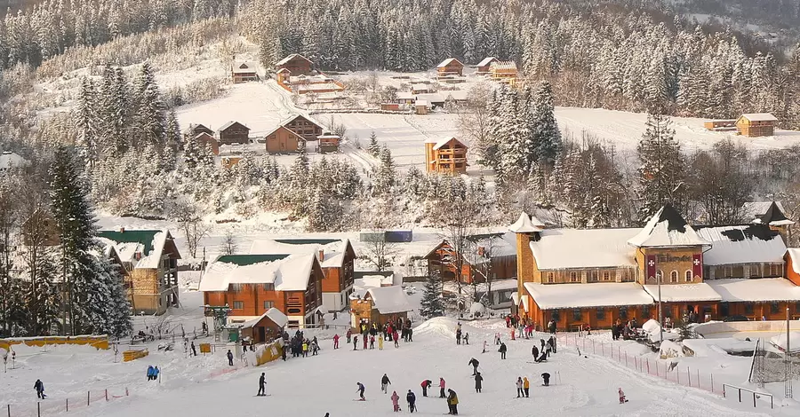 На горнолыжном курорте Буковины массово отравились туристы из Киева 