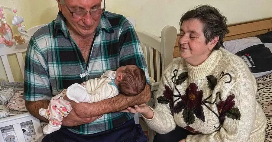 Роман Сасанчин познакомил новорожденную дочь с бабушкой и дедушкой: Это был чрезвычайно теплый момент