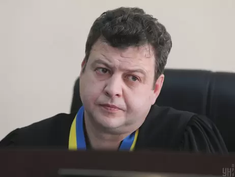 Судье, вынесшему решение по Порошенко, на следующий день понадобился отпуск