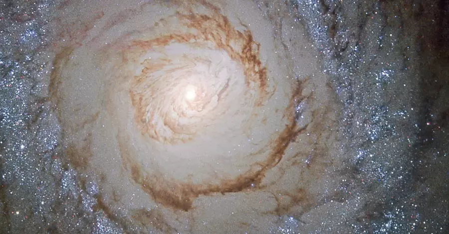 У НАСА показали знімки спіральної галактики у сузір'ї Гончі Пси