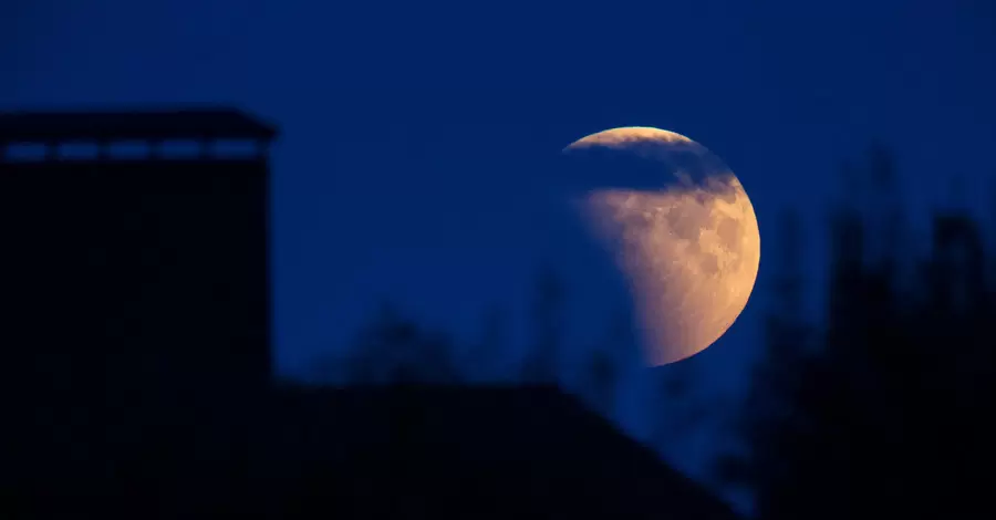 Астрологи назвали найнебезпечніше затемнення 2022 року: травневий 
