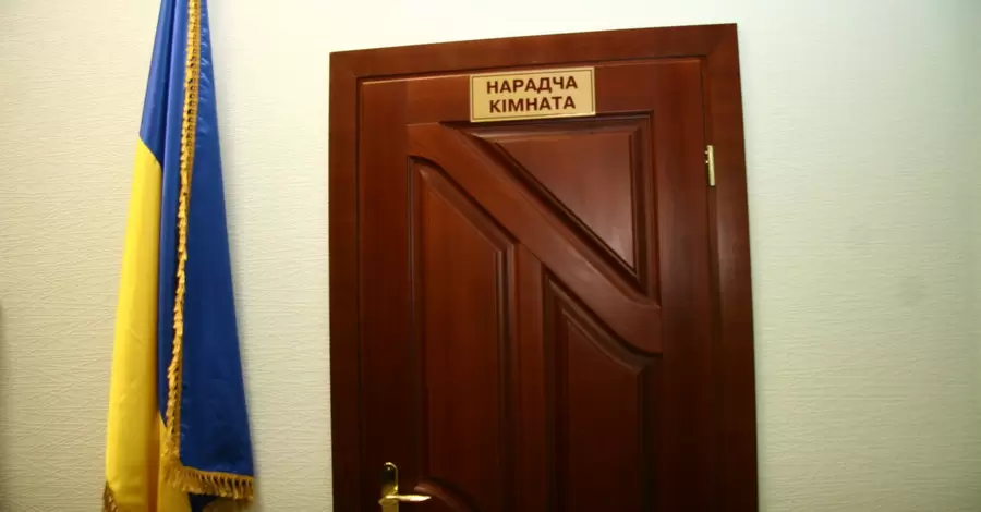 Суд над Порошенко: в чем фикция и уловка совещательной комнаты