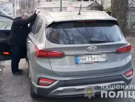 Муж украинской певицы задержан по подозрению в угоне автомобиля