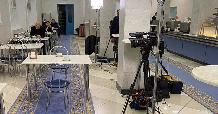 Депутат пожаловался на журналистов канала «Рада» - вторглись и в парламентскую столовую