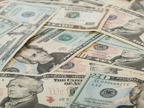 Курс валют на 28 січня, п'ятницю: долар злетів до рівня 2015 року