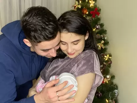 Роман Сасанчин та його дружина хрестили доньку та показали відео з церемонії
