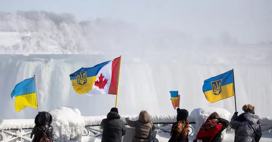 Канада отозвала второстепенных дипломатов из Украины 