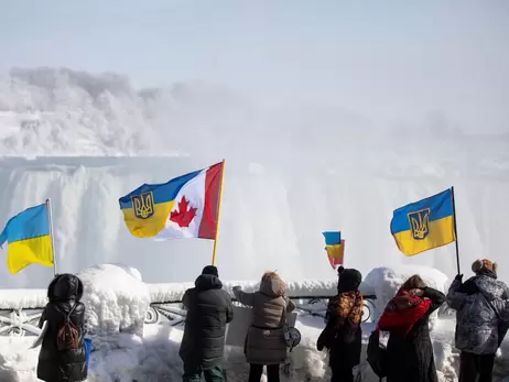 Канада отозвала второстепенных дипломатов из Украины 