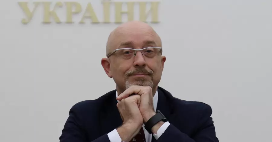 Глава Минобороны Резников назвал эвакуацию дипломатов из Украины “работой на внутренний рынок”