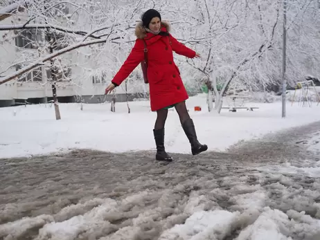 В Україну йде ожеледь та похолодання: штормове попередження на 1 лютого