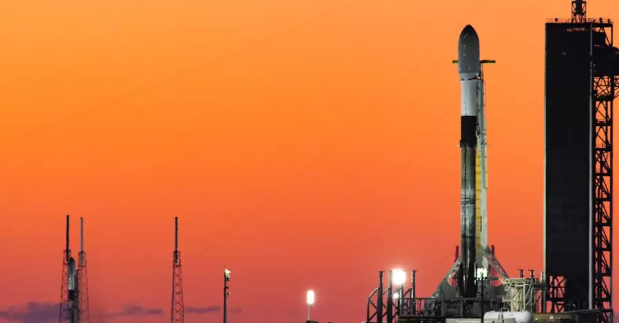 SpaceX із п'ятої спроби запустила в космос італійський супутник