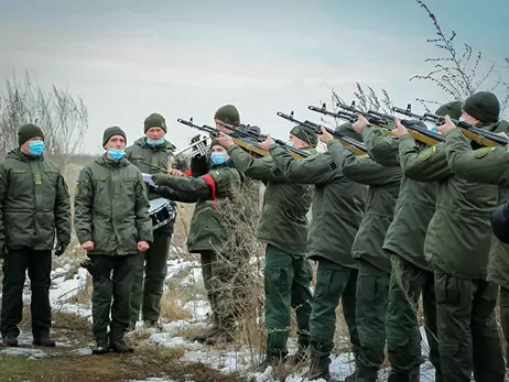 Указ про зміцнення обороноздатності України: Рєзніков пояснив, чим з 2024 року замінять призов до армії