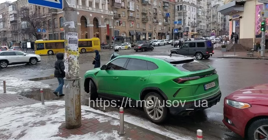В Киеве эвакуатор забрал элитную Lamborghini стоимостью 400 тысяч долларов