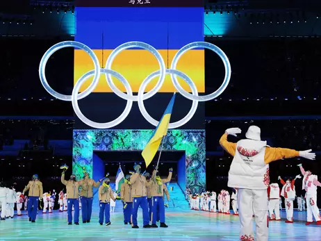 Во время выхода украинской сборной на открытии Олимпиады американский канал напомнил о российских войсках у наших границ