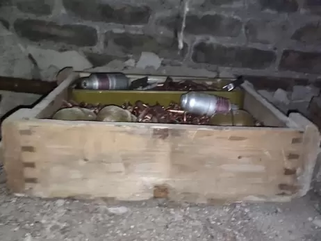 Украинские силовики обнаружили схрон с боеприпасами на линии разграничения