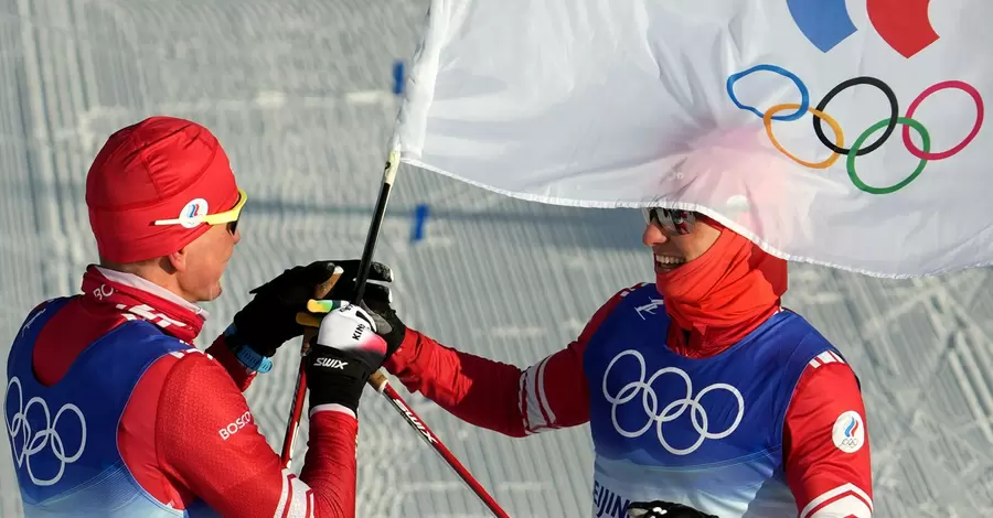 Пекин-2022. Российские лыжники Большунов и Спицов берут золото и серебро в скиатлоне