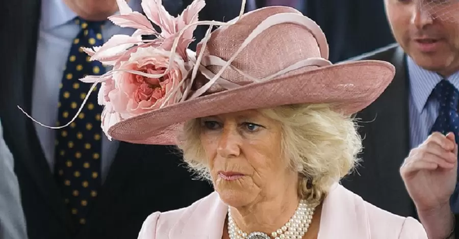 Елизавета II пожелала, чтобы жена принца Чарльза стала королевой-консортом