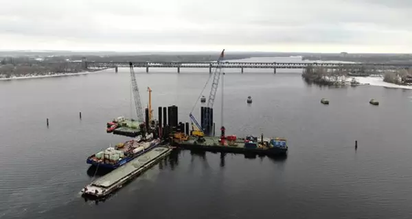 «Большая стройка»: мост в Кременчуге возводят с опережением графика 