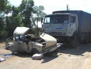 Водитель «ВАЗа» не уступил дорогу «Камазу»: погибли 2 человека [ФОТО] 