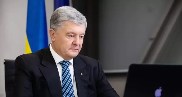 Порошенко в ответ на предложение Путина о политическом убежище посоветовал ему «осознать, что разберемся сами»