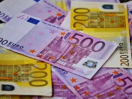 Курс валют на 9 лютого, середу: євро завалився за психологічну позначку