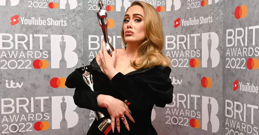 Адель забрала головні нагороди на премії BRIT Awards-2022