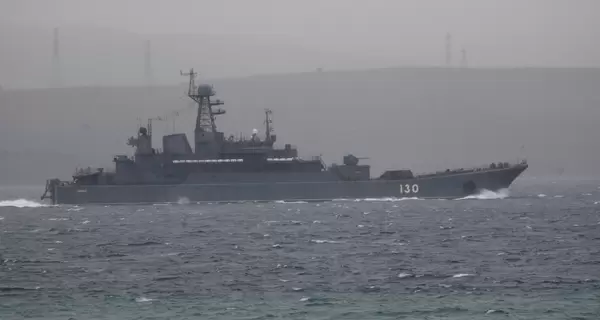 Три больших десантных корабля России вошли в Черное море, еще три - на подходе