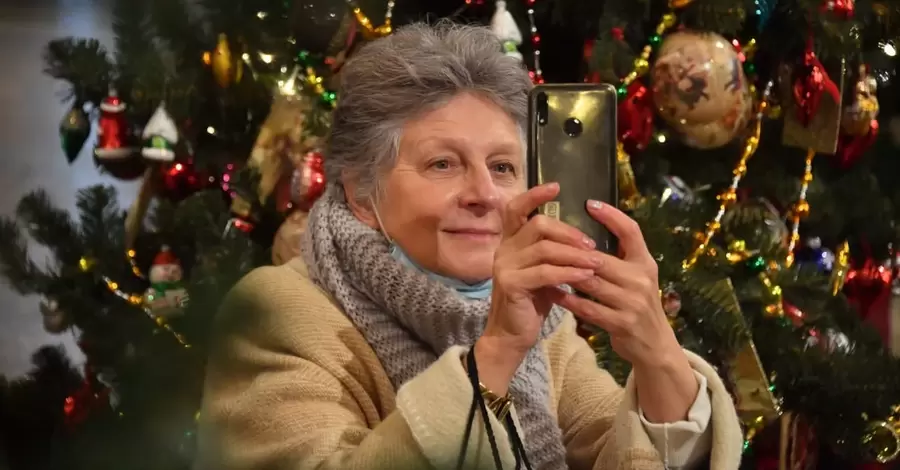 Смартфон каждому пенсионеру или зачем женщин старше 60-ти называть бабками  