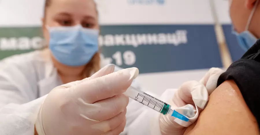«Скляна стеля» вакцинації: вразливі групи стали ще беззахиснішими