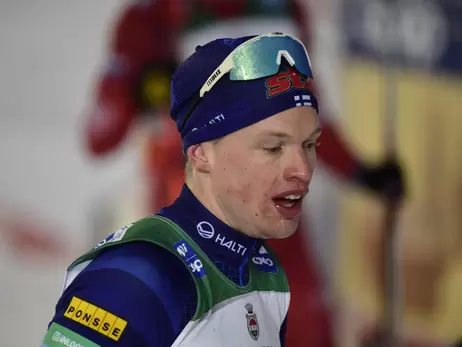 Фінський лижник Ійво Нісканен завойовує золоту медаль на третій Олімпіаді поспіль