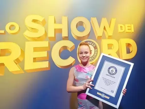 11-річна українка Софія Тепла встановила рекорд Гіннеса у потрійній гімнастичній складці