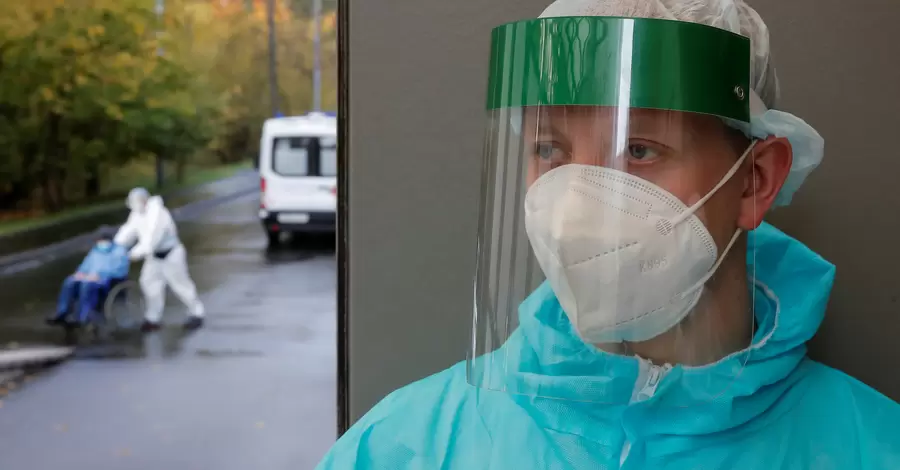 За сутки коронавирус подтвердили у 38 212 украинцев. Больше всего заболевших в Киеве