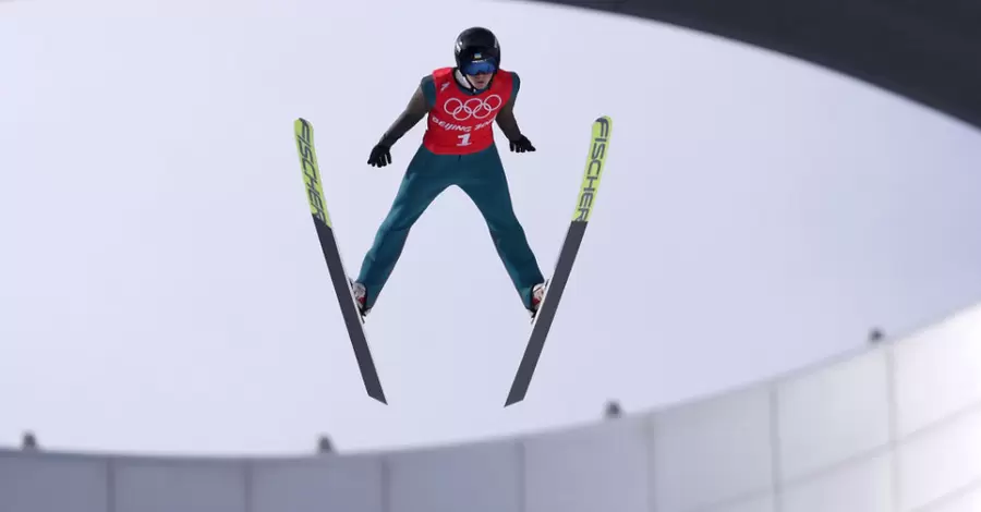Пекин-2022. Украинец Антон Корчук занял последнее место в прыжках с большого трамплина