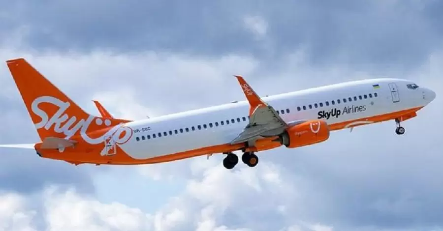 SkyUp приостановил продажу билетов из-за прекращения страхования самолетов в небе Украины