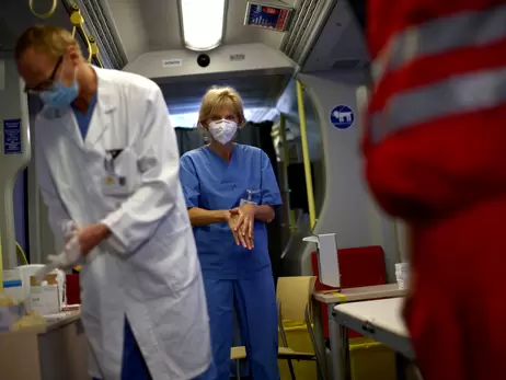 В Украине резкий спад заболеваемости коронавирусом: менее 17 тысяч новых случаев за сутки