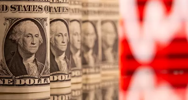 Доллар растет на фоне панических новостей: что дальше