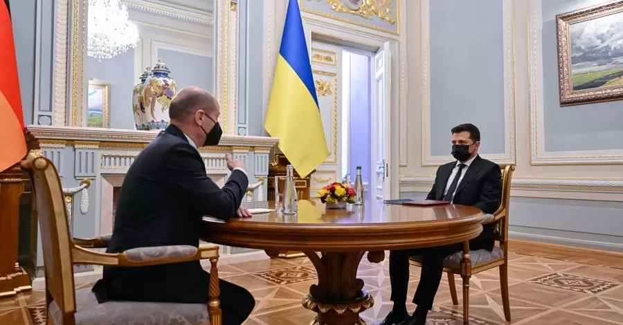 Владимир Зеленский и канцлер Германии Олаф Шольц начали переговоры в Киеве