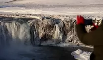 В Исландии замерз водопад