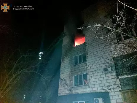 В Ізмаїлі у п'ятиповерховому будинку згоріла квартира: літня пара загинула, 15 жителів евакуювали