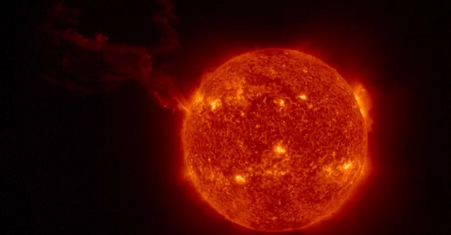 Аппарат Solar Orbiter сделал фото крупнейшей солнечной вспышки