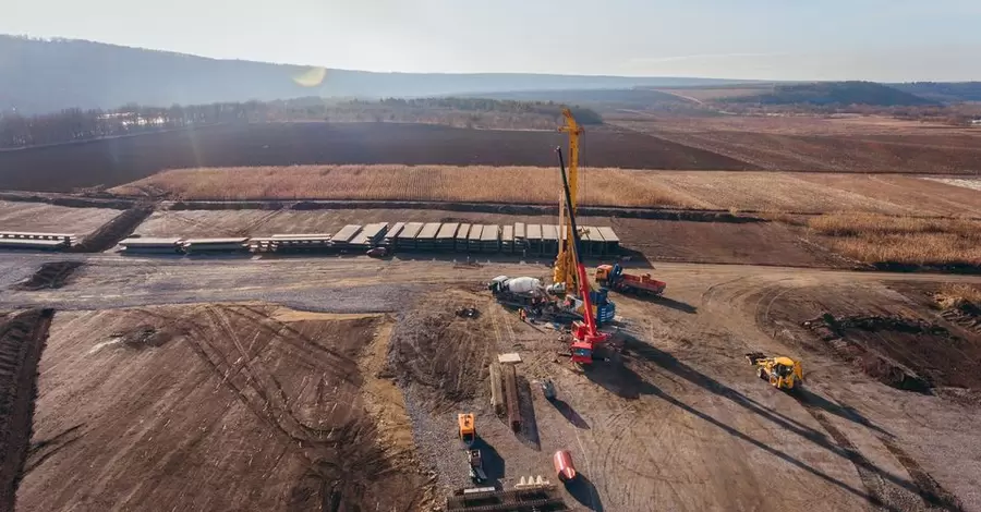 “Велике будівництво” зводить новий міст через Дністер до Молдови