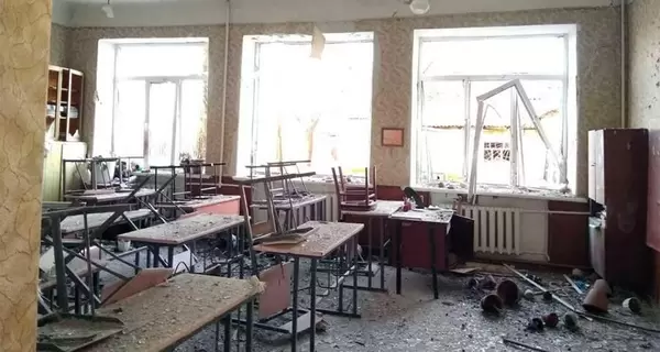 Российские СМИ сообщили, что в Донецке под обстрел попали две школы