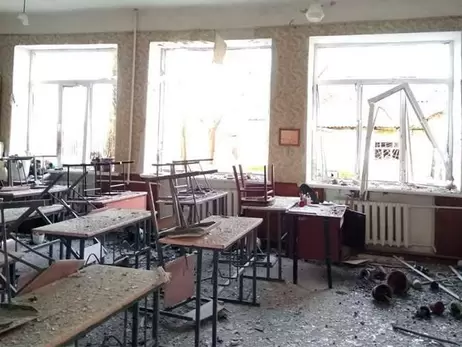 Российские СМИ сообщили, что в Донецке под обстрел попали две школы
