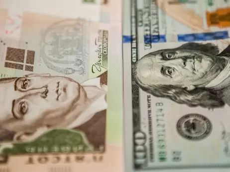 Курс валют на 22 лютого, вівторок: долар помітно зріс