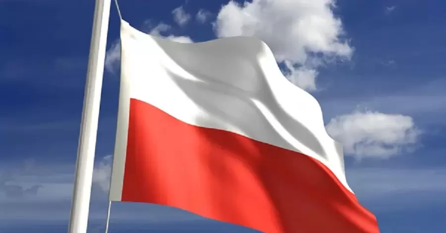 Польша призвала своих граждан отказаться от любых поездок в Украину